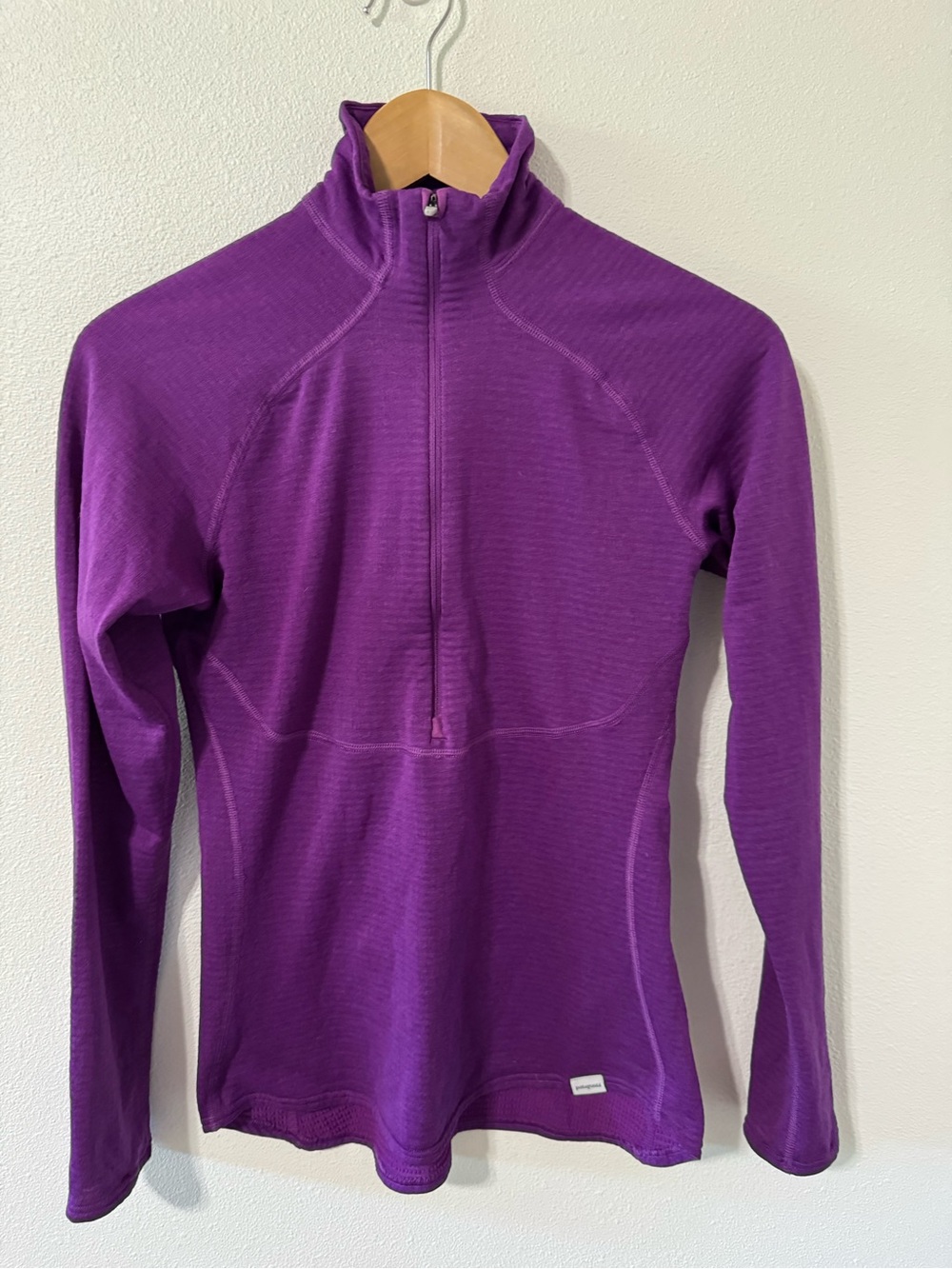 Patagonia Capilene Midweight Zip-Neck Pullover Purple Thumb Base Layer-Small